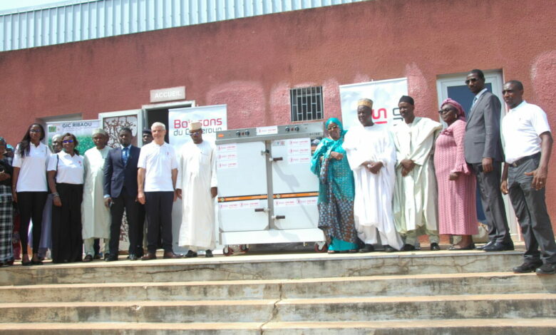 Cérémonie de remise des dons aux femmes du GIC Ribaou