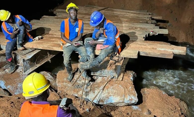 Sinohydro sur la route Ndjolé-Mankim en construction