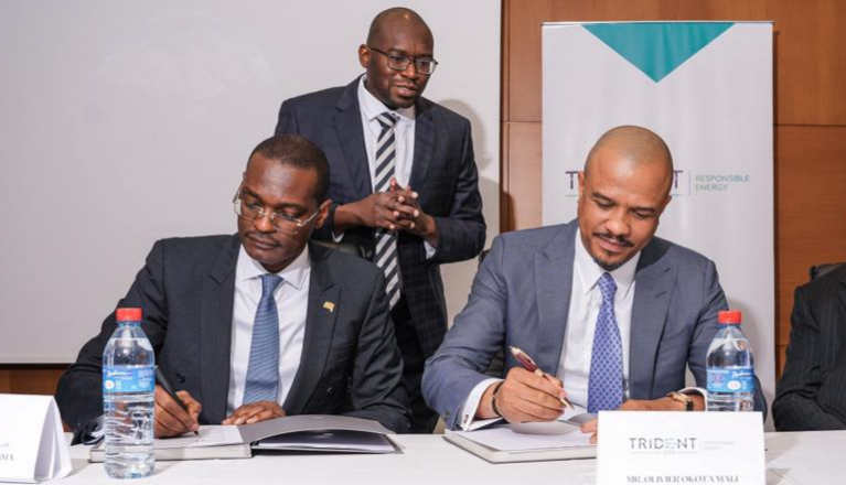 ignature de l’accord entre le Directeur régional des opérations pour l’Afrique centrale Afreximbank et le Directeur général de Trident OGX Congo