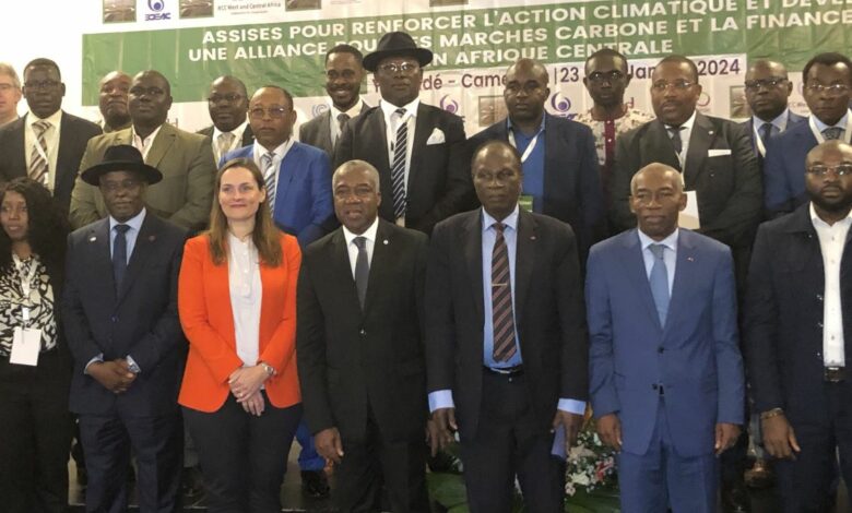 Photo de famille du panel des participants