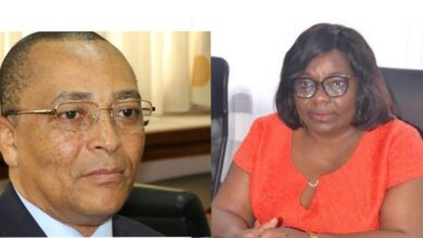 De gauche vers la droite Cyrius Ngo’o, le Directeur du port de Douala et Manzoua Véronique la Directrice Générale de la Scdp.